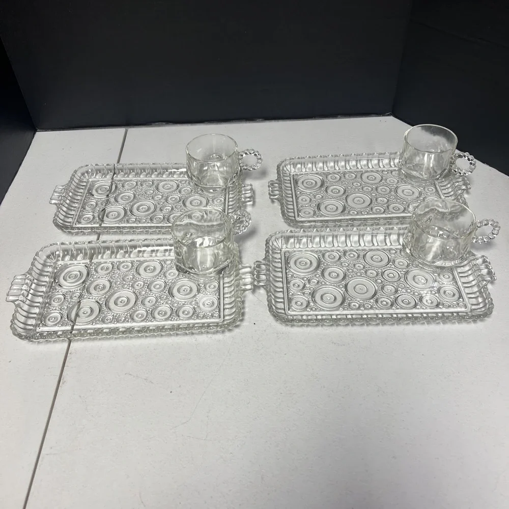 Vintage Set of a Hazel Atlas Clear Circle Bubbles Pattern Snack Tray + 4 glasses